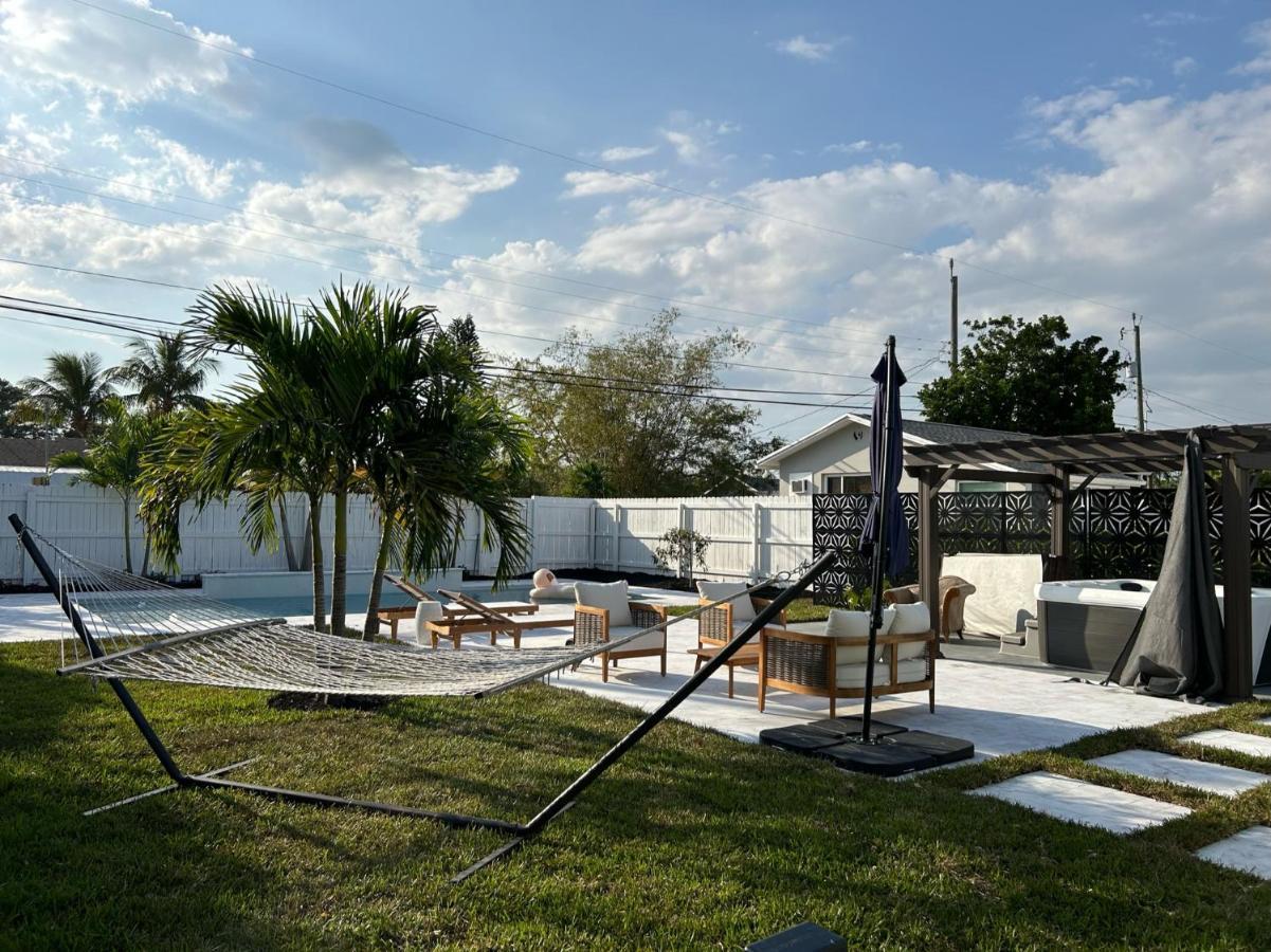 Jungle Cottage With Luxury Pool, Hot Tub And More! Лейк-Ворт Екстер'єр фото