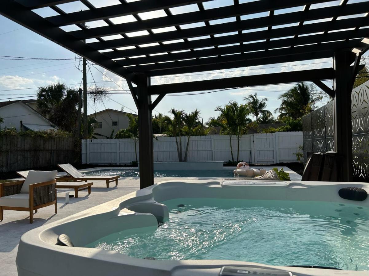 Jungle Cottage With Luxury Pool, Hot Tub And More! Лейк-Ворт Екстер'єр фото