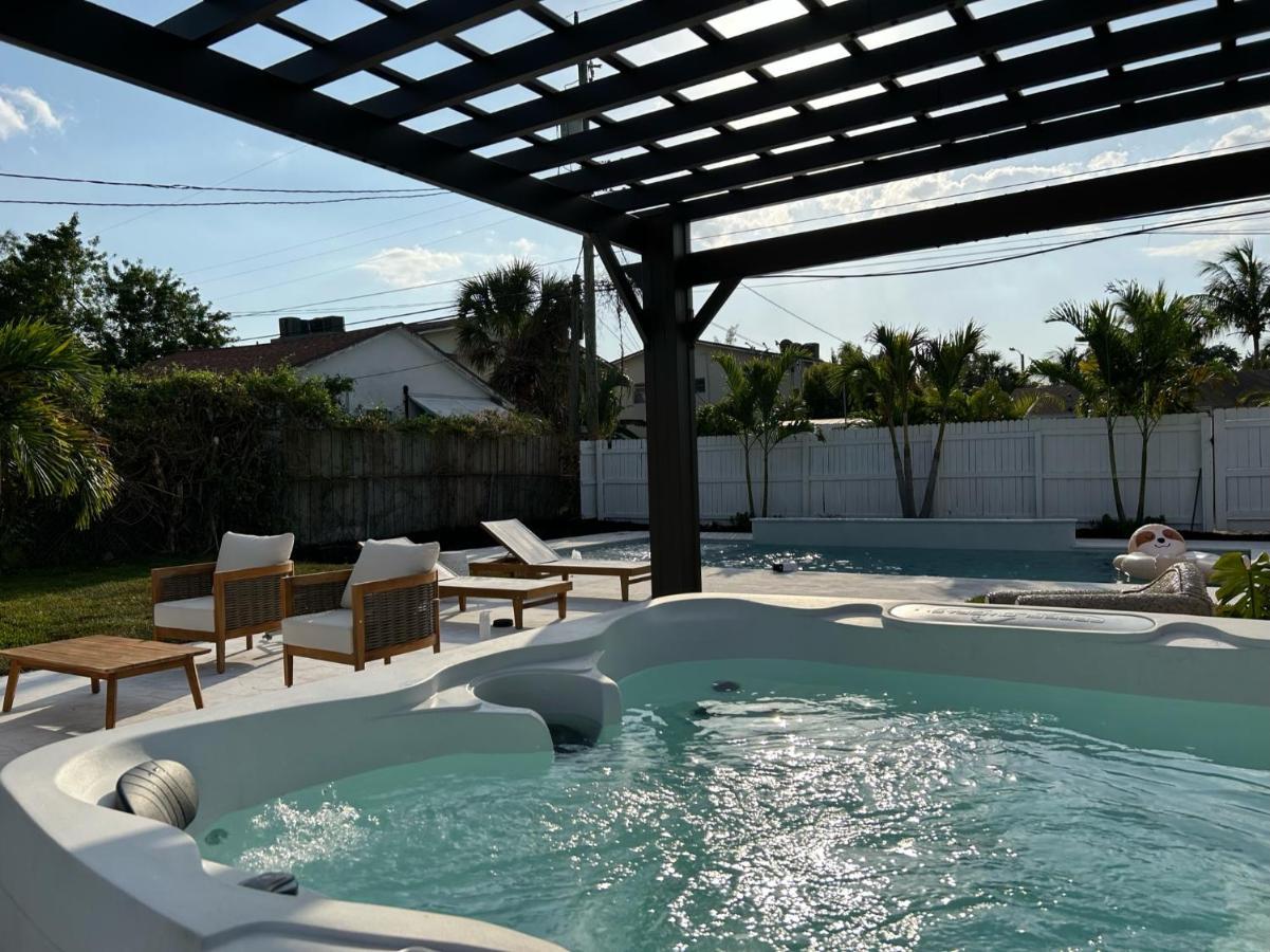 Jungle Cottage With Luxury Pool, Hot Tub And More! Лейк-Ворт Екстер'єр фото