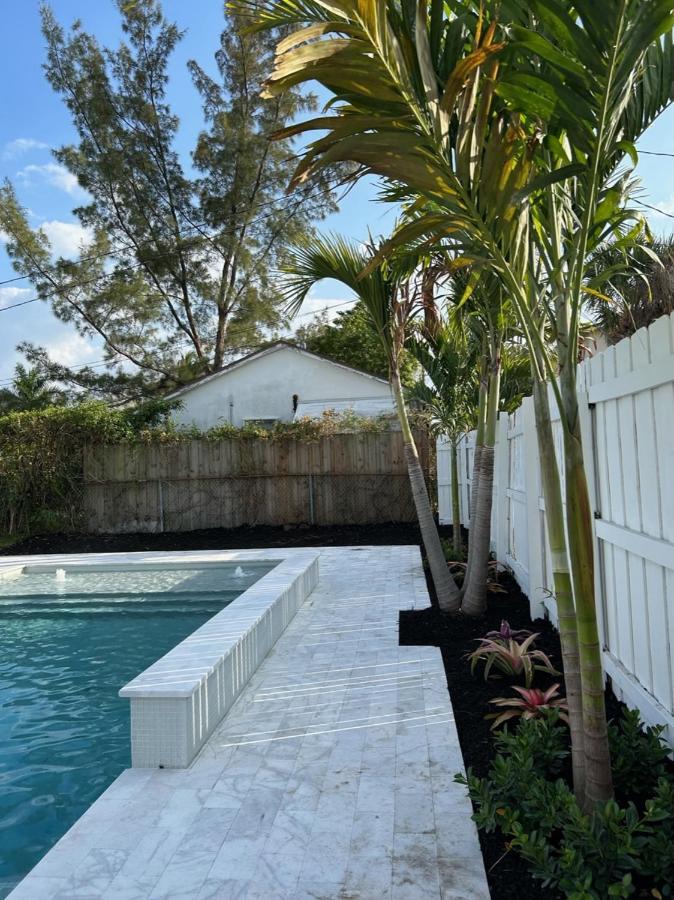 Jungle Cottage With Luxury Pool, Hot Tub And More! Лейк-Ворт Екстер'єр фото